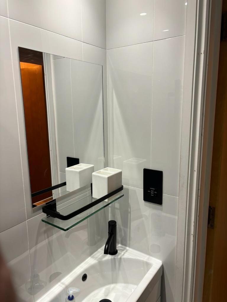 Studio Flat In The Heart Of St. Johns Wood Лондон Екстериор снимка